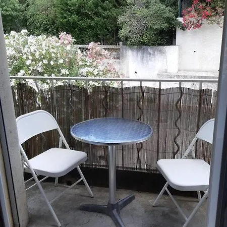 Studio Proche Avignon Les Angles (Gard)