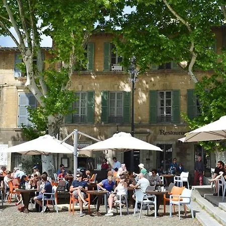Apartman Studio Proche Avignon *